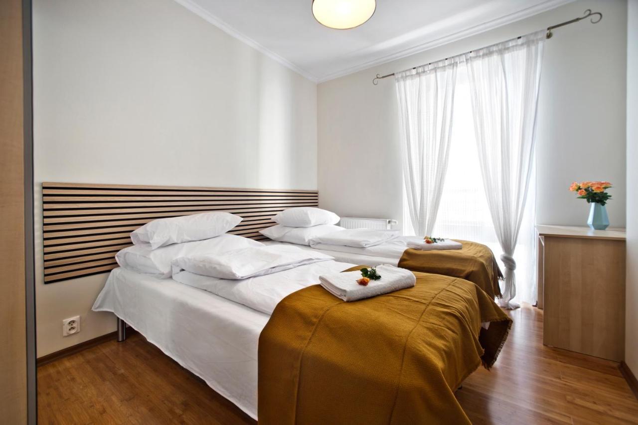 2 Bedrooms Bukowinska P&O Serviced Apartments Varsovia Exterior foto